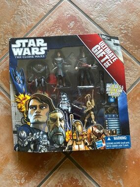 2011 Hasbro Star Wars: The Clone Wars Ultimate Gift Set